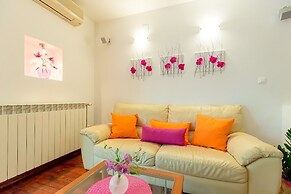 Leona & Borna Central Suites