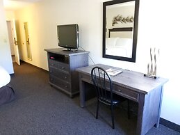 Klopfenstein Inn and Suites