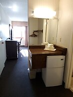 Klopfenstein Inn and Suites