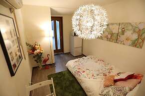 Red Door House Osaka