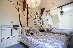 Red Door House Osaka