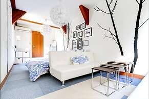 Red Door House Osaka