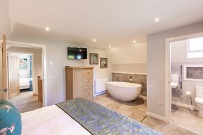 Lord Galloway 38 With Hot Tub, Newton Stewart