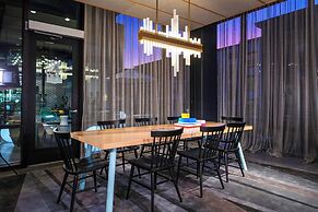 Aloft Atlanta at The Battery Atlanta