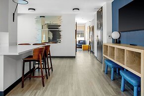 Aloft Atlanta at The Battery Atlanta