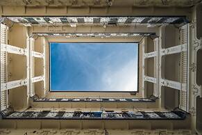 Maphi Bleu - Urban Suite