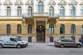 Maphi Bleu - Urban Suite