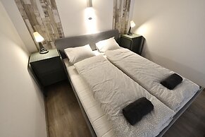 Cosy two bedroom flat in Rottenbiller str, Sky