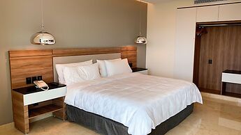 Holiday Inn & Suites Puerto Vallarta Marina & Golf by IHG