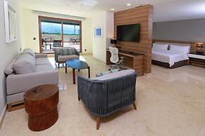 Holiday Inn & Suites Puerto Vallarta Marina & Golf by IHG