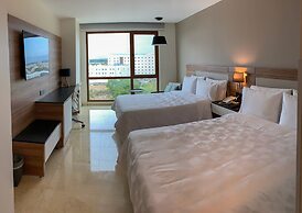 Holiday Inn & Suites Puerto Vallarta Marina & Golf by IHG