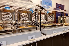 Holiday Inn Express & Suites Grand Rapids South - Wyoming by IHG