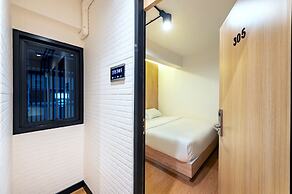 Siam Subway Hostel and Café