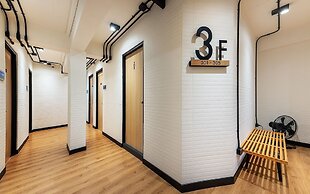 Siam Subway Hostel and Café