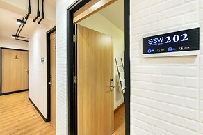 Siam Subway Hostel and Café