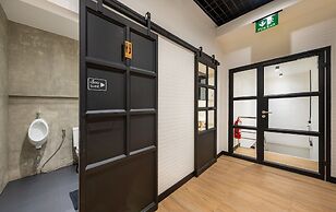 Siam Subway Hostel and Café