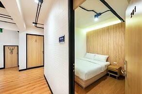 Siam Subway Hostel and Café