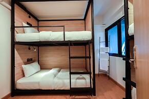 Siam Subway Hostel and Café