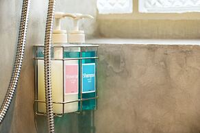 Siam Subway Hostel and Café