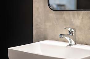 Siam Subway Hostel and Café