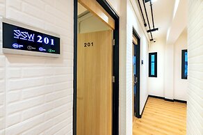 Siam Subway Hostel and Café