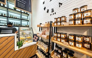 Siam Subway Hostel and Café