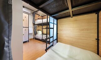 Siam Subway Hostel and Café