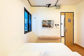 Siam Subway Hostel and Café