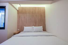 Siam Subway Hostel and Café