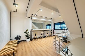 Siam Subway Hostel and Café