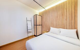 Siam Subway Hostel and Café