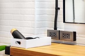 Siam Subway Hostel and Café