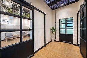 Siam Subway Hostel and Café