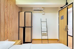 Siam Subway Hostel and Café