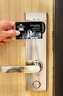 Siam Subway Hostel and Café