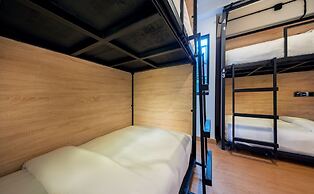 Siam Subway Hostel and Café