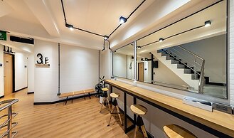 Siam Subway Hostel and Café