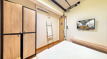 Siam Subway Hostel and Café