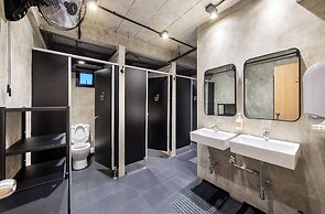 Siam Subway Hostel and Café