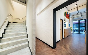 Siam Subway Hostel and Café