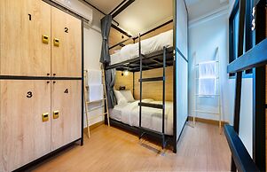 Siam Subway Hostel and Café