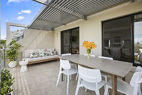 Crystal Shores Sunshine Beach