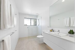 Crystal Shores Sunshine Beach