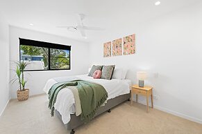 Crystal Shores Sunshine Beach