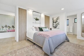 Crystal Shores Sunshine Beach