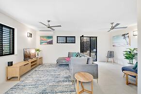 Crystal Shores Sunshine Beach