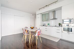 Sky Home with Stunning View of Toronto and Lake Ontario