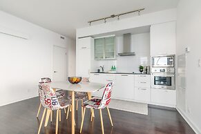 Sky Home with Stunning View of Toronto and Lake Ontario