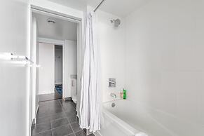 Sky Home with Stunning View of Toronto and Lake Ontario