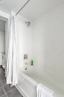 Sky Home with Stunning View of Toronto and Lake Ontario